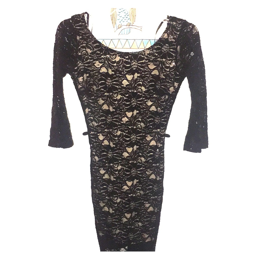 Black bodycon dress